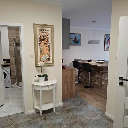 Apartment Happy 15 Basen & Kort Tenisowy, Ochrona 24h Pobierowo